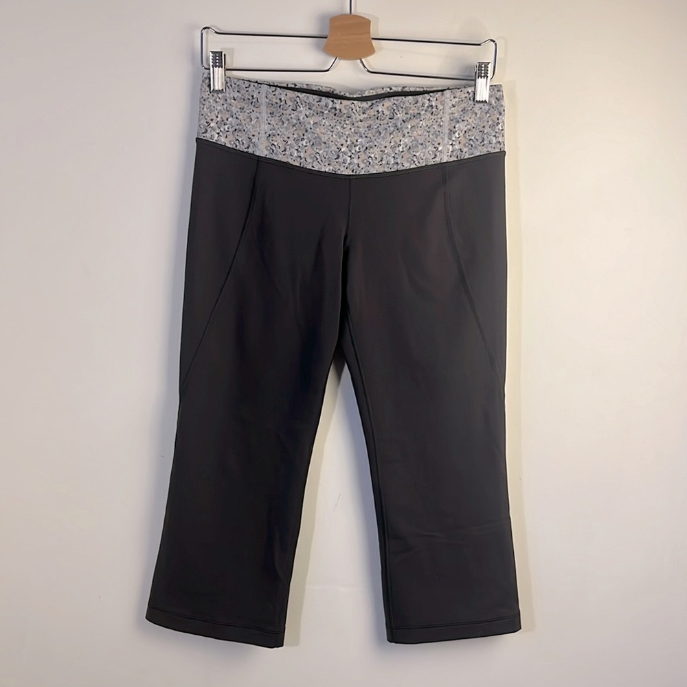 Lululemon Gather & Crow Crop Split Leg Pants Leggings Gray Size 8.